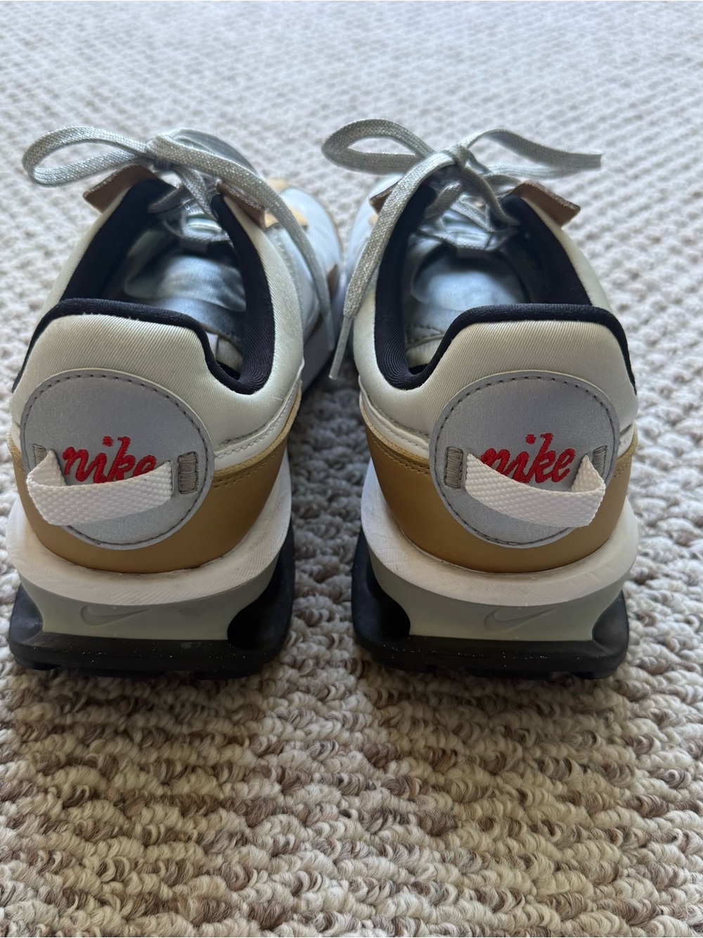 Nike Air Max Pre-Day SE Sneakers - Picture 6 of 7